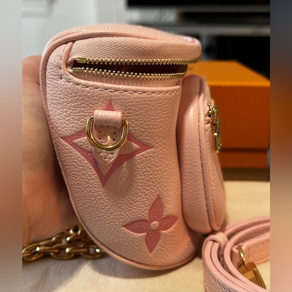 ❌SOLD❌💖BRAND NEW Louis Vuitton Mini Bumbag Gradient Pink Monogram💖 - Picture 7 of 11